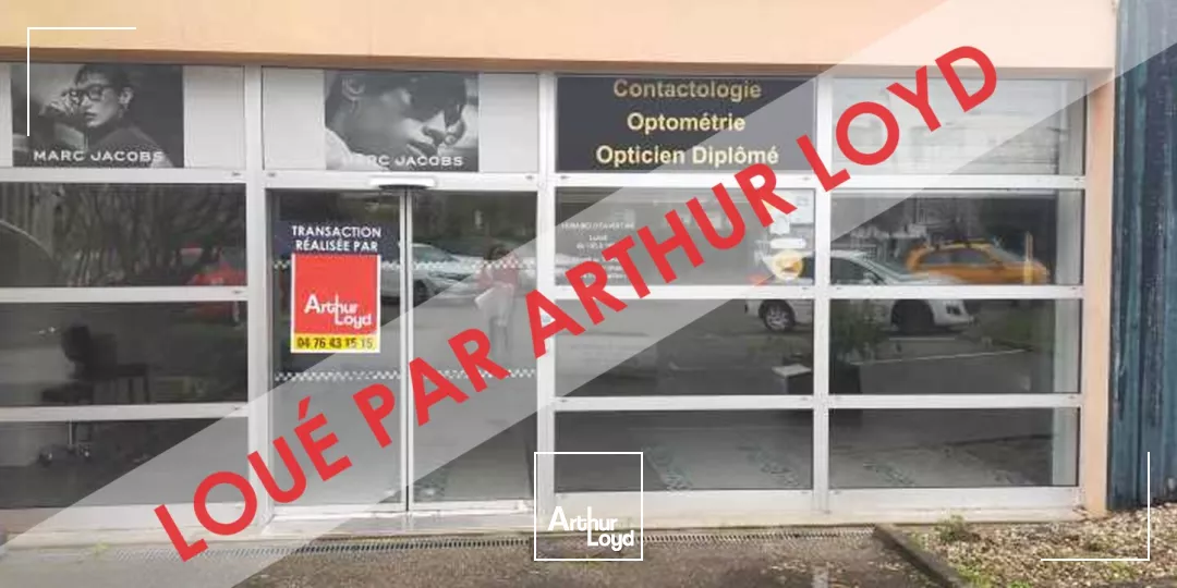 Local commercial de 171m² avec vitrines à Louer à Seyssinet 